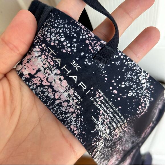 Tahari Wire Free Convertible Starry Night Print Bra NWT - Picture 3 of 3
